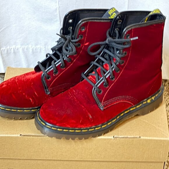 Vintage Red Velvet Doc Martens 8-Eye Boots - UK5 - Picture 4 of 12